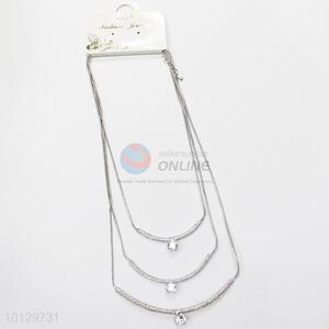 Silver curving alloy with clear stone necklace