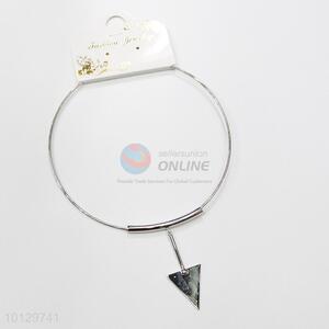 Cool design silver choker with triangle alloy pendant
