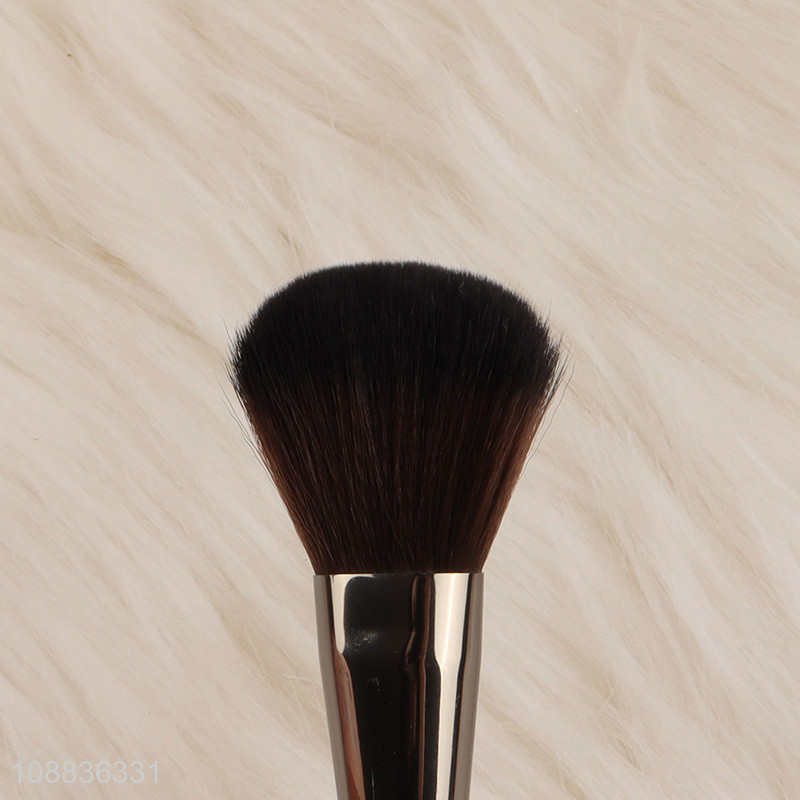Online wholesale face makeup brush blusher brush for cheeks