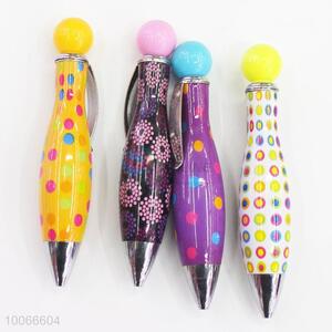 Best Selling 10cm Ball-point Pen with Light for Students