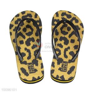 Fashion casual lady flat flip flops made in china