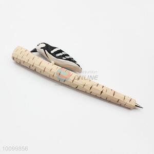 Latest Design Wooden Ball-point Pen with Woodpecker for Decoration
