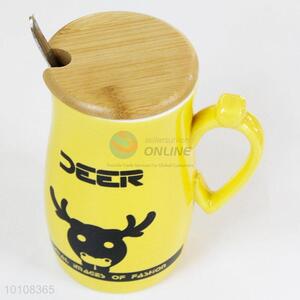 Lovely yellow ceramic mug cup with lid/spoon