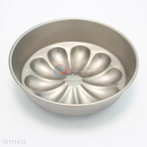 Flower Shape Golden Color Ferric Round Cupcake Mould