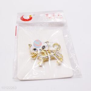 Popular Decorative Rhinestone Brooch in Cat Shape