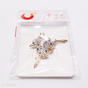 Pretty Cute Deer Shaped Rhinestone Brooch Pin