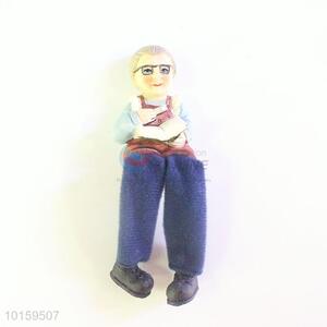 Unique Design Resin Old Woman Doll/Resin Crafts for Home Decoration