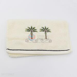 Popular 100% Cotton Bath Towels with Embroidered Trees