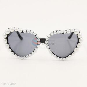 Delicate pearl loving heart shaped sunglasses