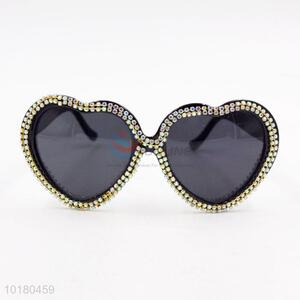 Wholesale diamante loving heart shaped sunglasses