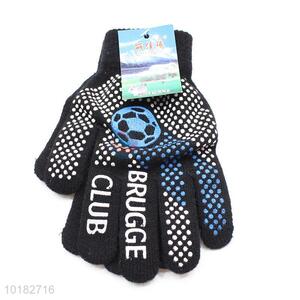 2017 newest design football men gloves