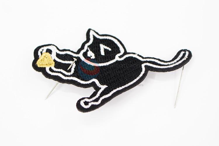 Factory direct cat shape embroidery badge brooch