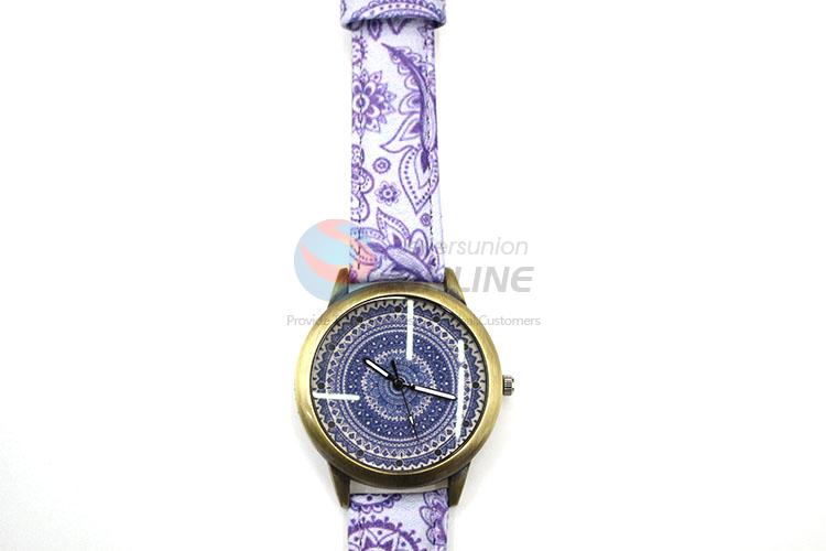 Fashionable Purple Wrist Watch with Leathern Watchband for Sale