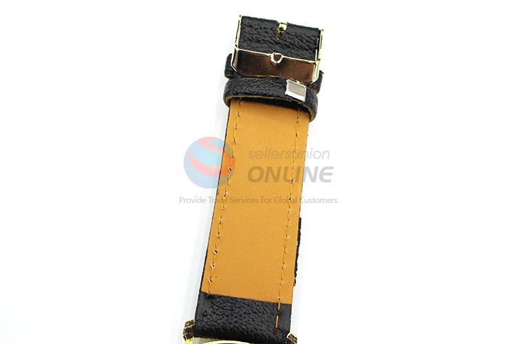 Hot Sale Maple Lear Pattern Black Wrist Watch with Leathern Watchband for Sale