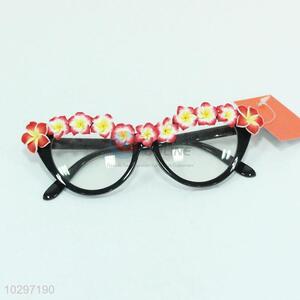 China factory price cute flowers party glasses