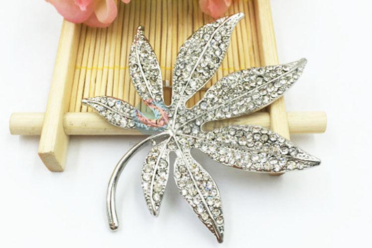 Maple Leaf Shaped Beautiful Women Rhinestone Brooch/Breastpin