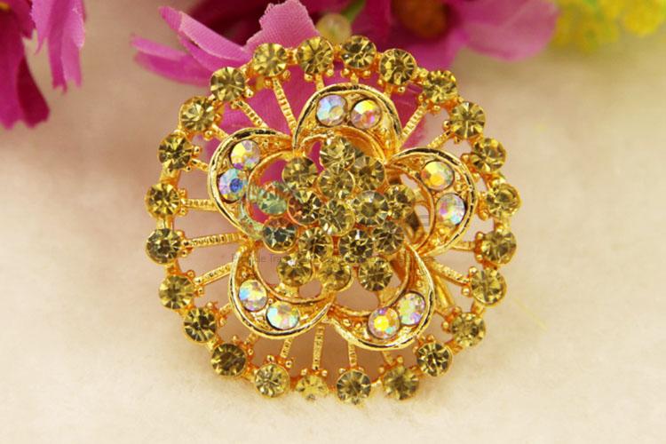 High Quality Elegant Decorated Crystal Rhinestone Brooch