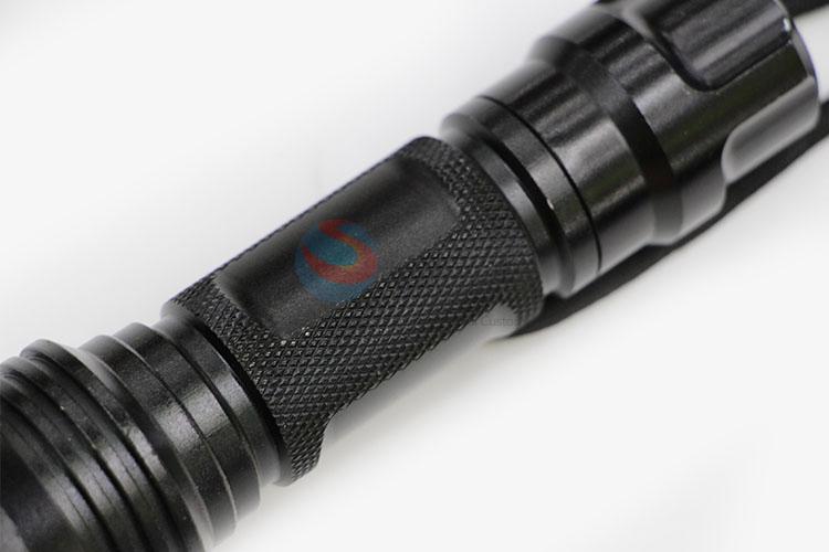 China Supply Outdoor High Power Flashlight