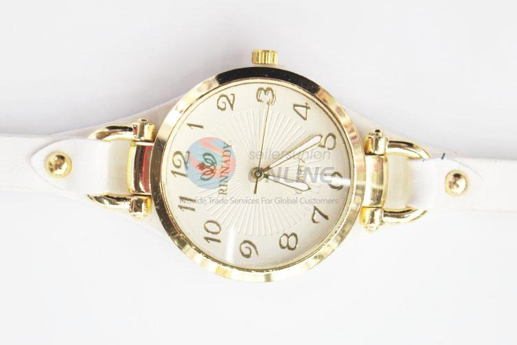 China Supplies Wholesale Women Watch with Silm Leather Strap