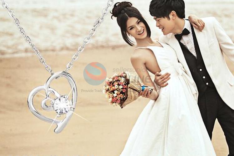 Delicate design good quality heart shaped short necklace