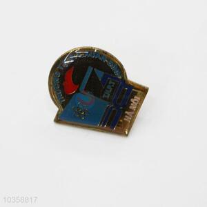 China wholesale alloy brooch pin badges