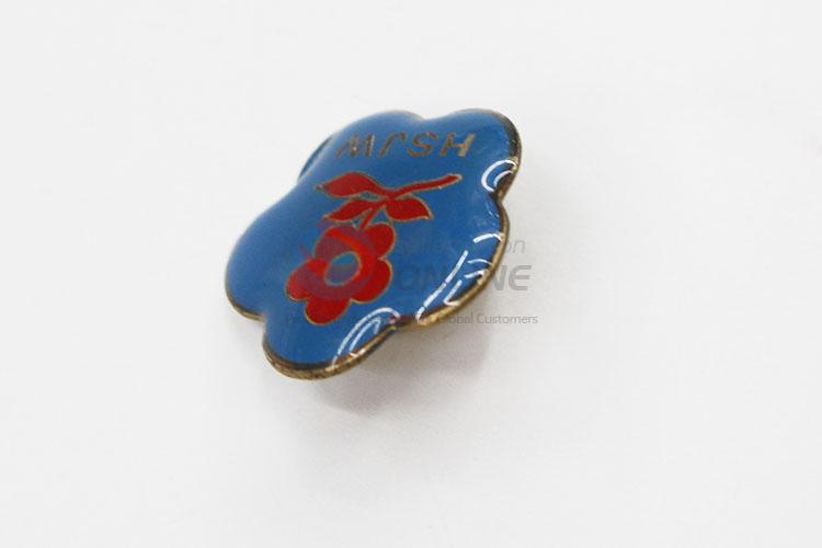 Hard flower shaped custom school pin badge