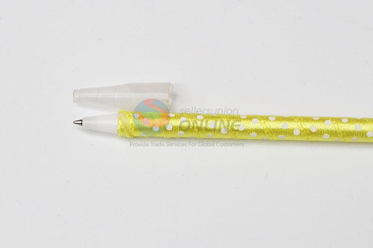 Students Use Plastic Ball-point Pen for Promotion