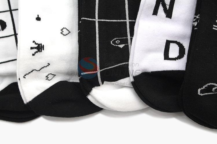 Wholesale custom low price printed thickened men cotton socks