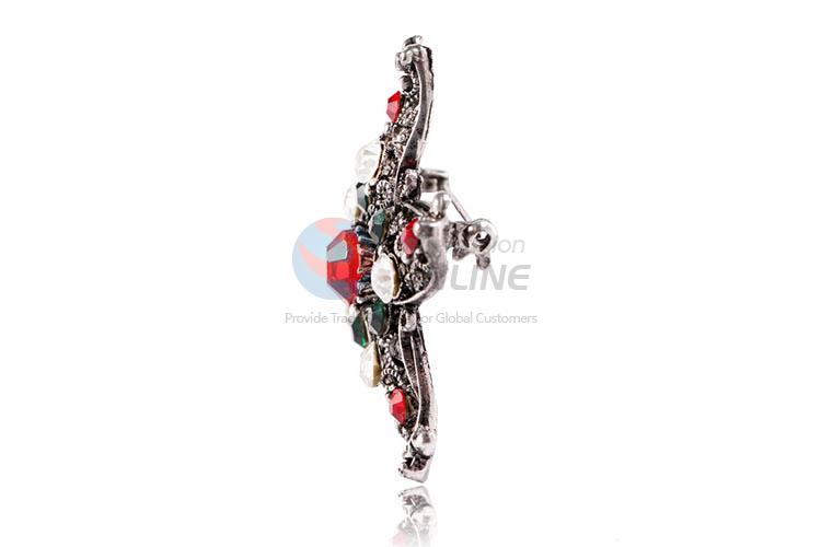 Wholesale new style star shape alloy brooch