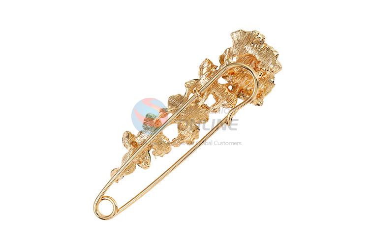 Cheap wholesale safe pin shape alloy flower brooch