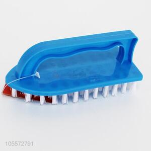 Delicate Design Plastic Brush