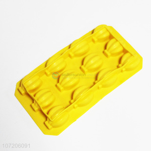 Good Quality Banana Shape Silicone Ice Cube Tray