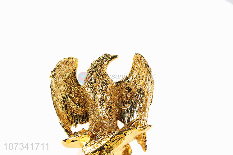 Hot selling home decorations gold eagle figurine resin statuette
