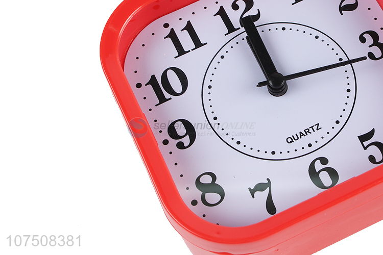 New products plastic quartz alarm clock for children