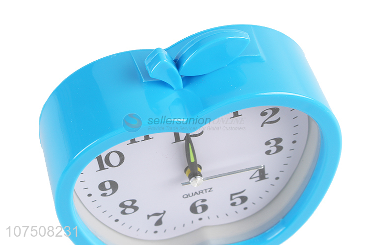 Good quality luminous plastic quartz alarm clock for children