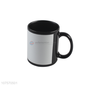 Contracted design 11oz black white fashion ceramic cup with handle