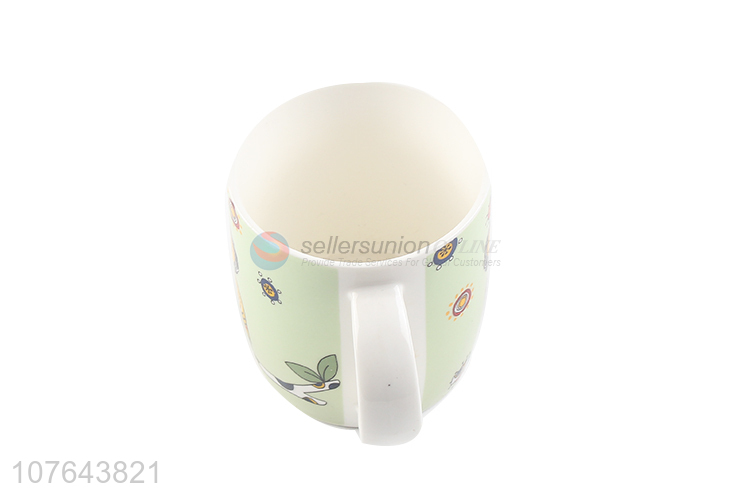 Eco-friendly wholesale drinking ceramic cup handgrip mug