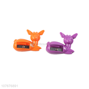 High quality school stationery deer shape plastic pencil sharpener