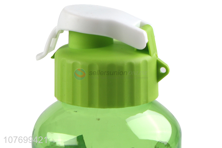 Hot selling green cartoon water cup can carry water bottle