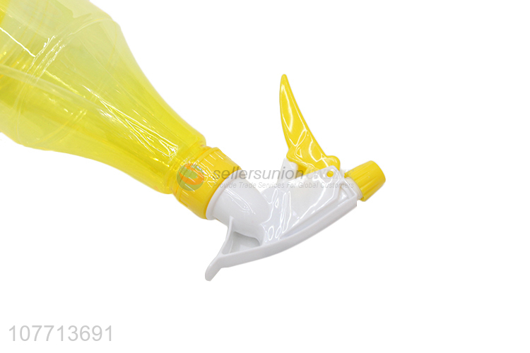 Delicate Design Plastic Watering Can Garden Watering Spray Bottle