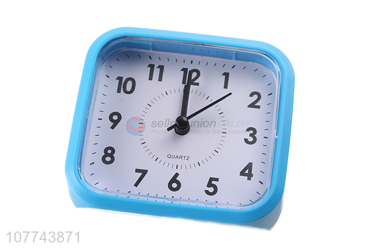 Best selling plastic blue table clock for household