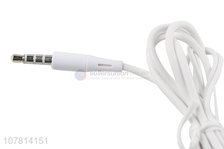 Low price wholesale white bass earphone wired in-ear headphones