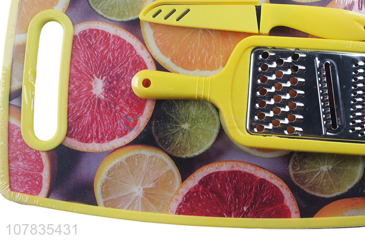 Wholesale food grade plastic cutting board set with fruit knife and grater