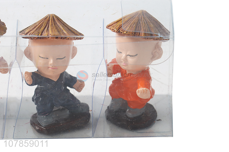 Low price resin little monk figurines for home decoration