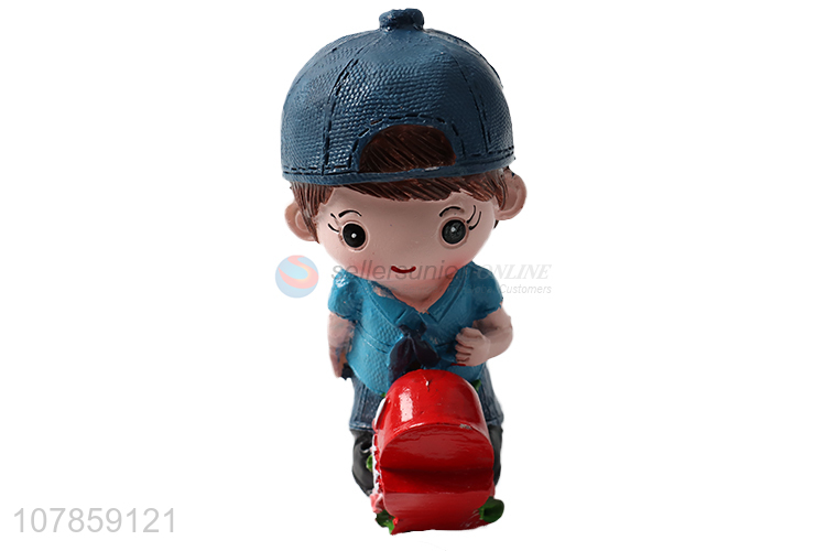 Online wholesale home decoration resin couple doll resin statuette