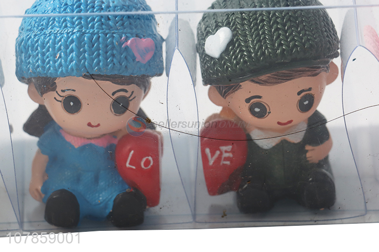 Competitive price creative resin doll resin figurine for gifts