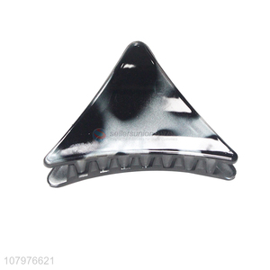 Latest design triangle plastic fashion women hair claw clips for sale