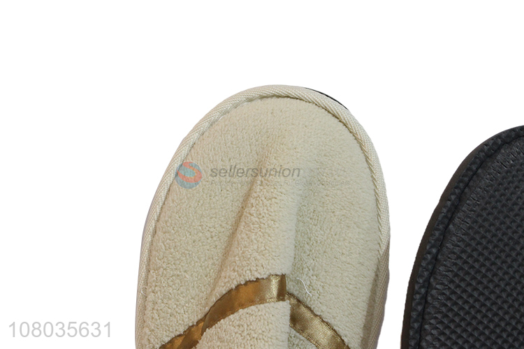 Low price wholesale white plush slippers hotel disposable slippers