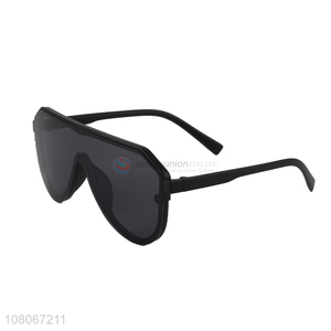 Latest arrival big flat top sunglasses black plastic frame sunglasses