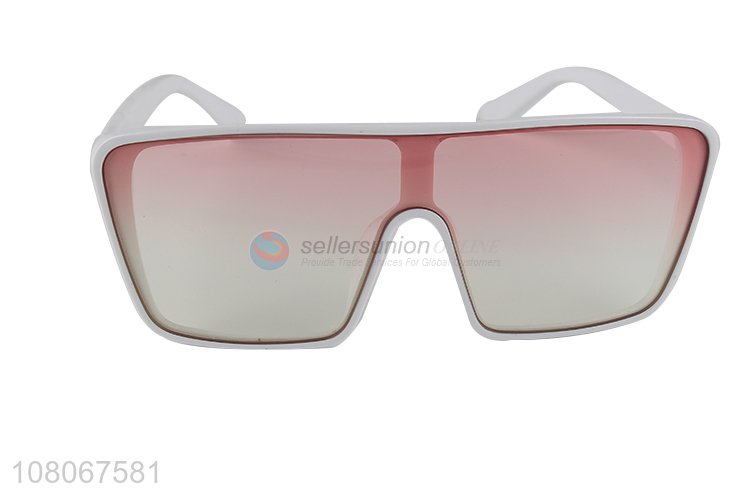 Hot selling fashion polarized plastic sunglasses with white frame